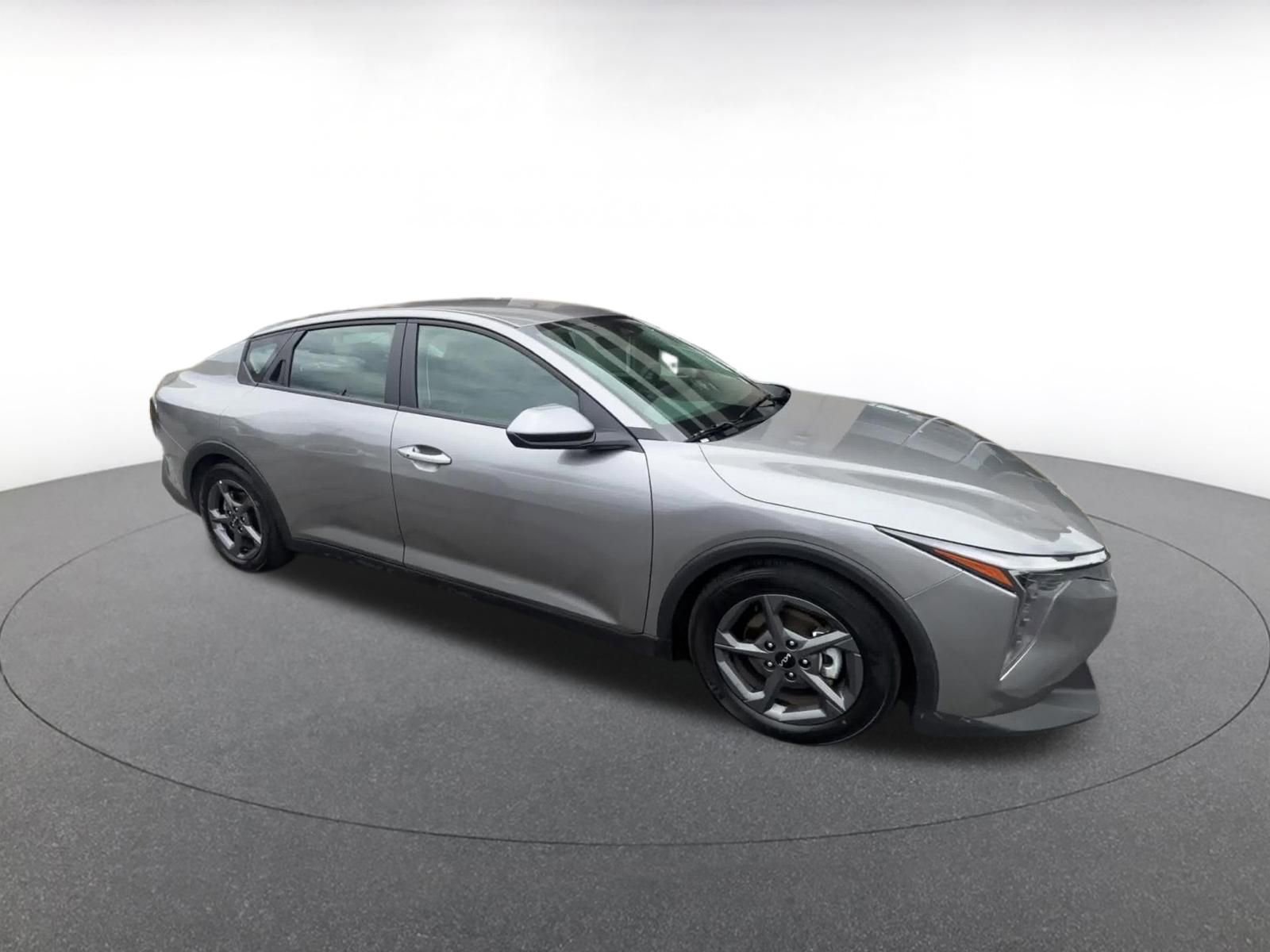 Used 2025 Kia K4 FWD image 2
