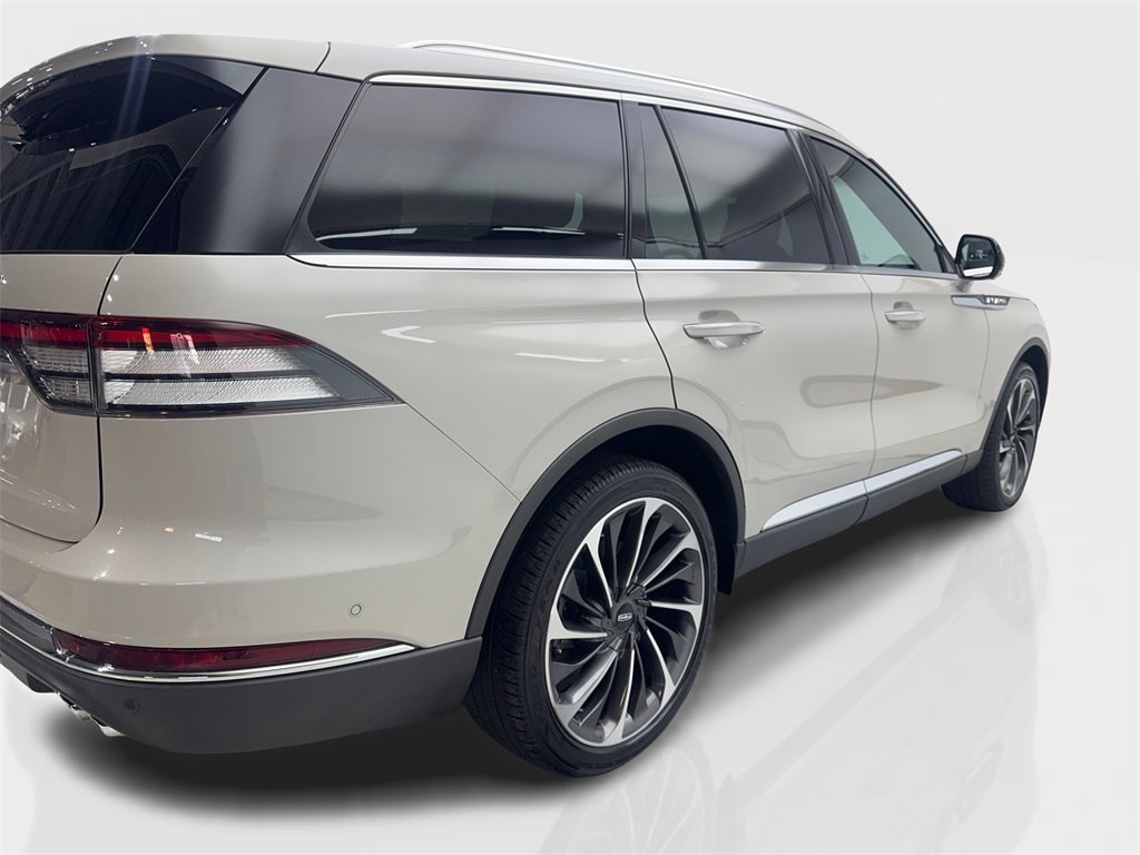 Used 2022 Lincoln Aviator Reserve w/ Equipment Group 201A image 13