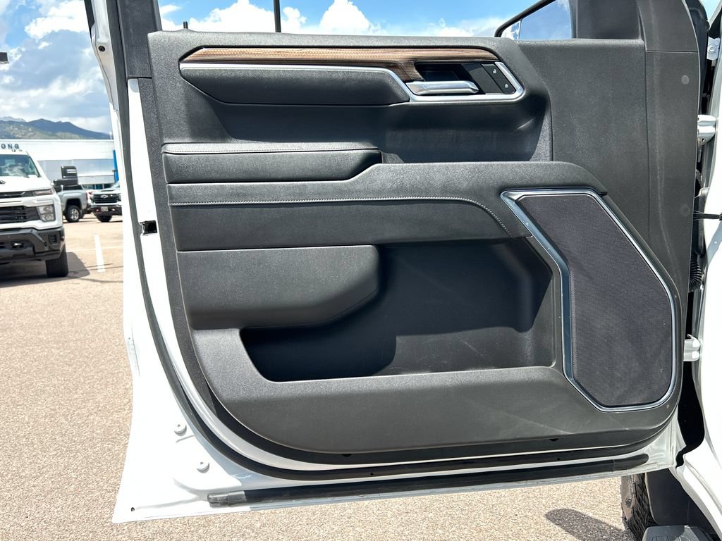 Used 2023 Chevrolet Silverado 1500 LT Trail Boss w/ Protection Package AWD/4WD image 28