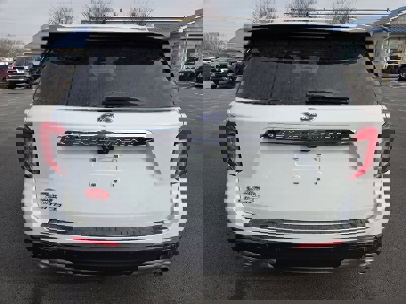 Used 2023 Ford Explorer Limited image 4