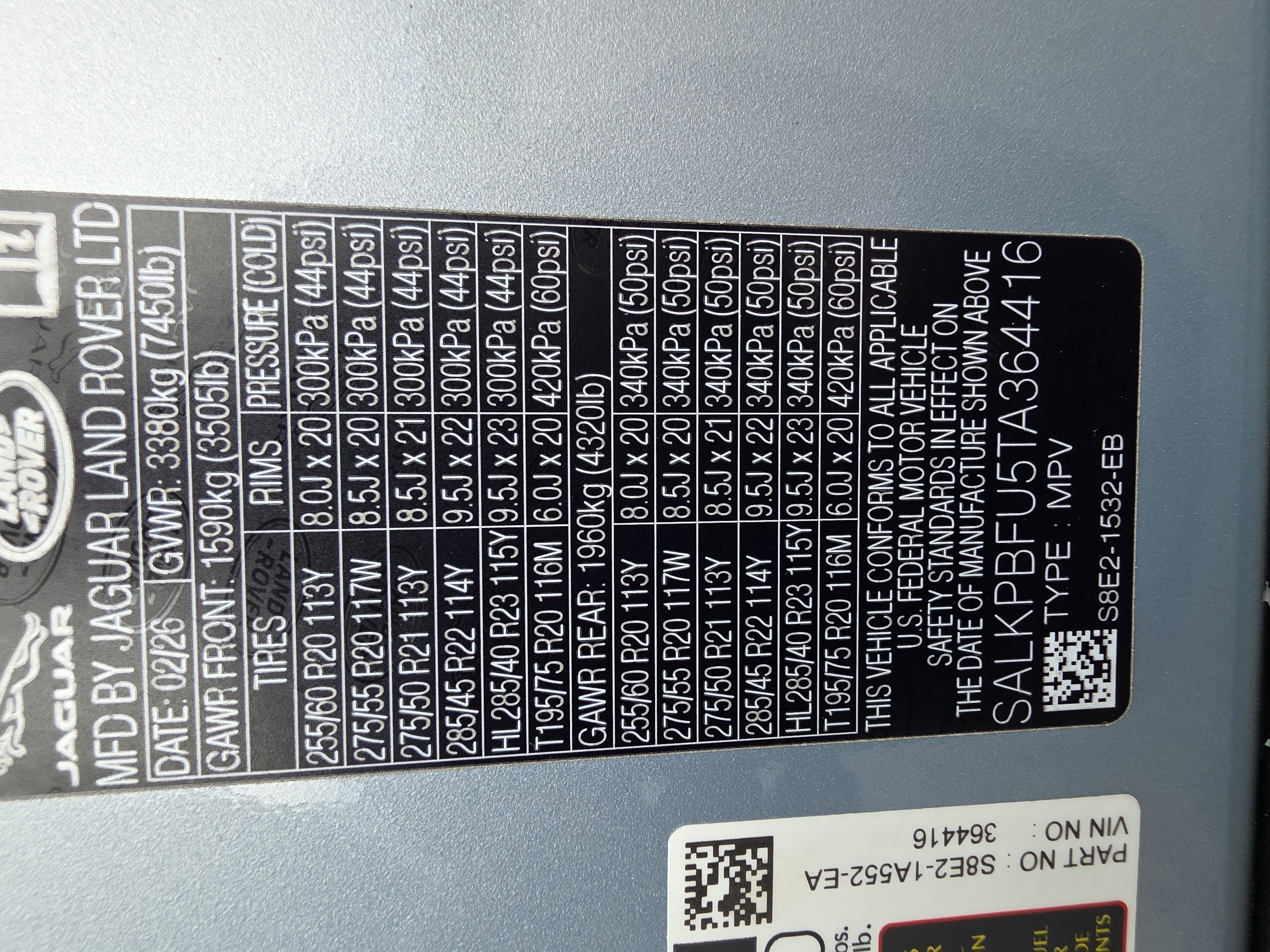 New 2026 Land Rover Range Rover Long Wheelbase SE AWD/4WD image 38