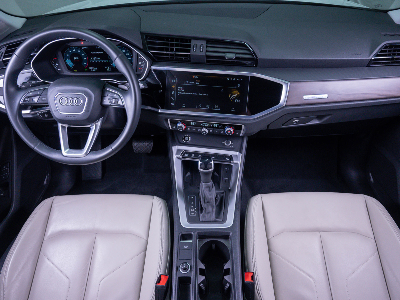 Used 2024 Audi Q3 2.0T Premium Plus w/ Premium Plus Package image 16