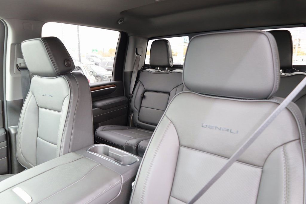 New 2026 GMC Sierra 3500 Denali w/ Technology Package AWD/4WD image 16