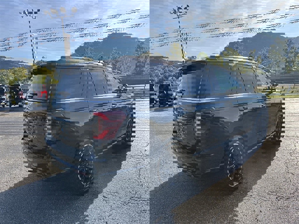 Used 2022 Ford Expedition Limited w/ Equipment Group 303A image 4