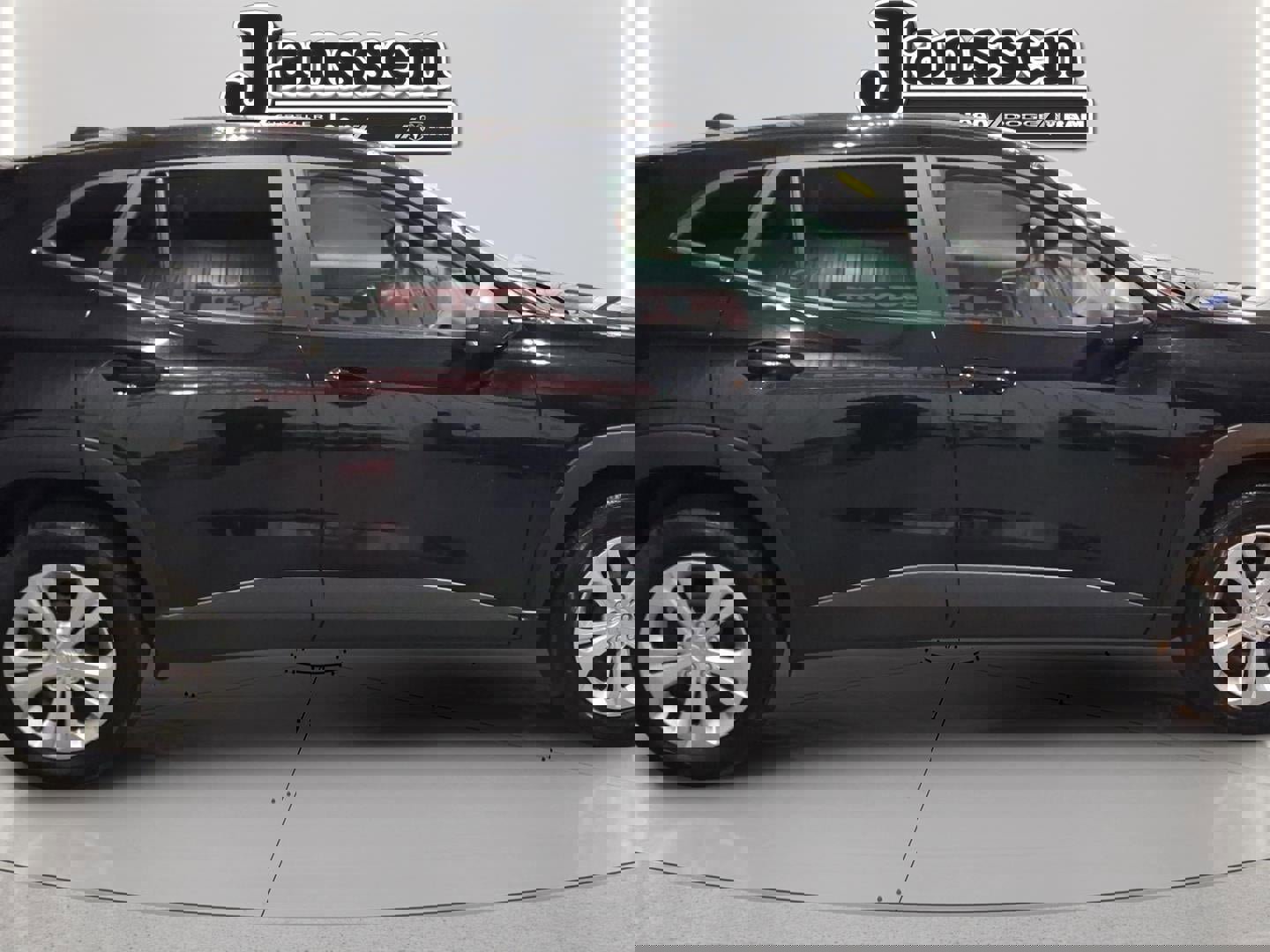 Used 2024 Chevrolet Trax LS w/ Driver Confidence Package image 5