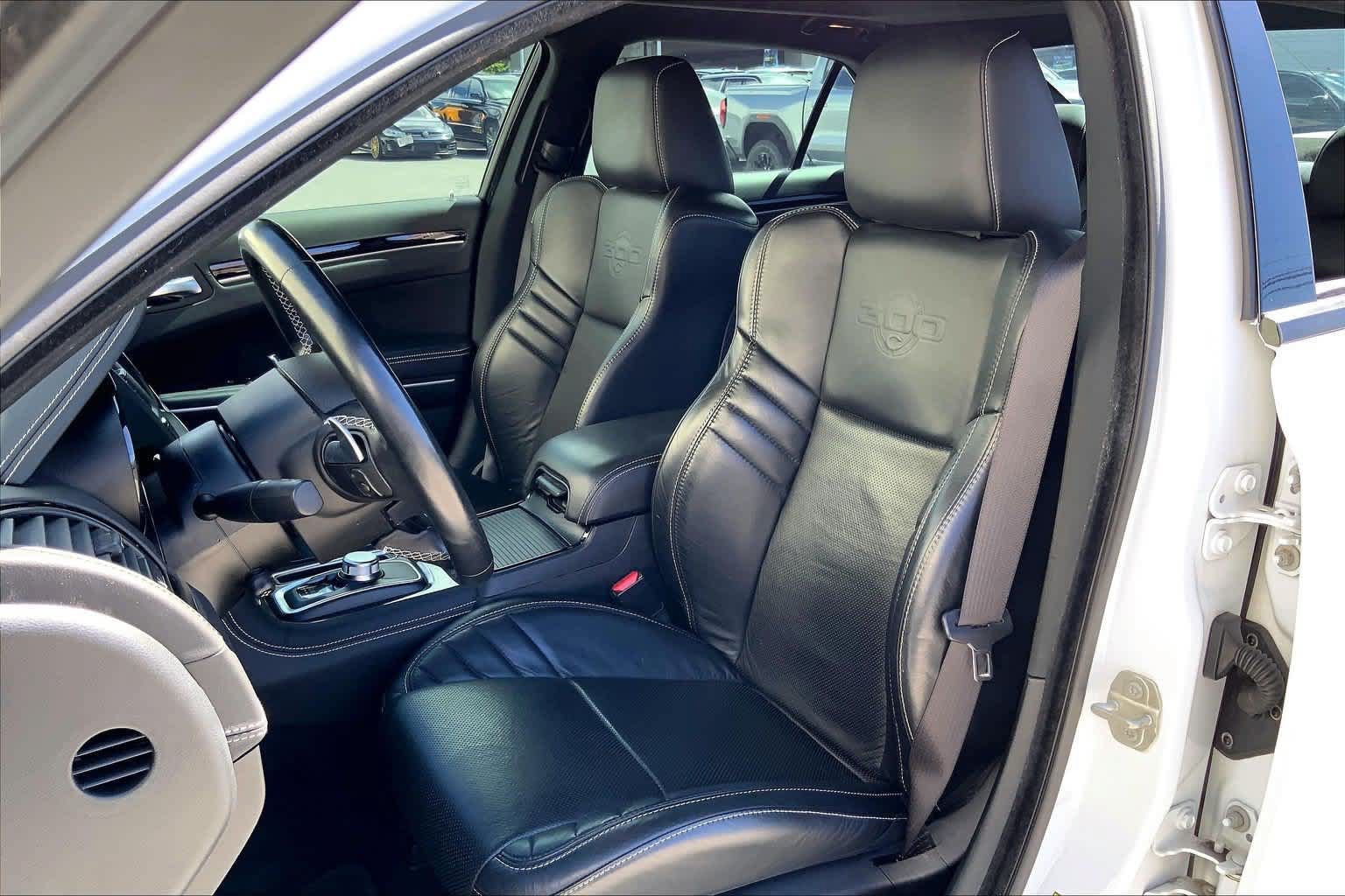 Used 2023 Chrysler 300 C RWD image 6