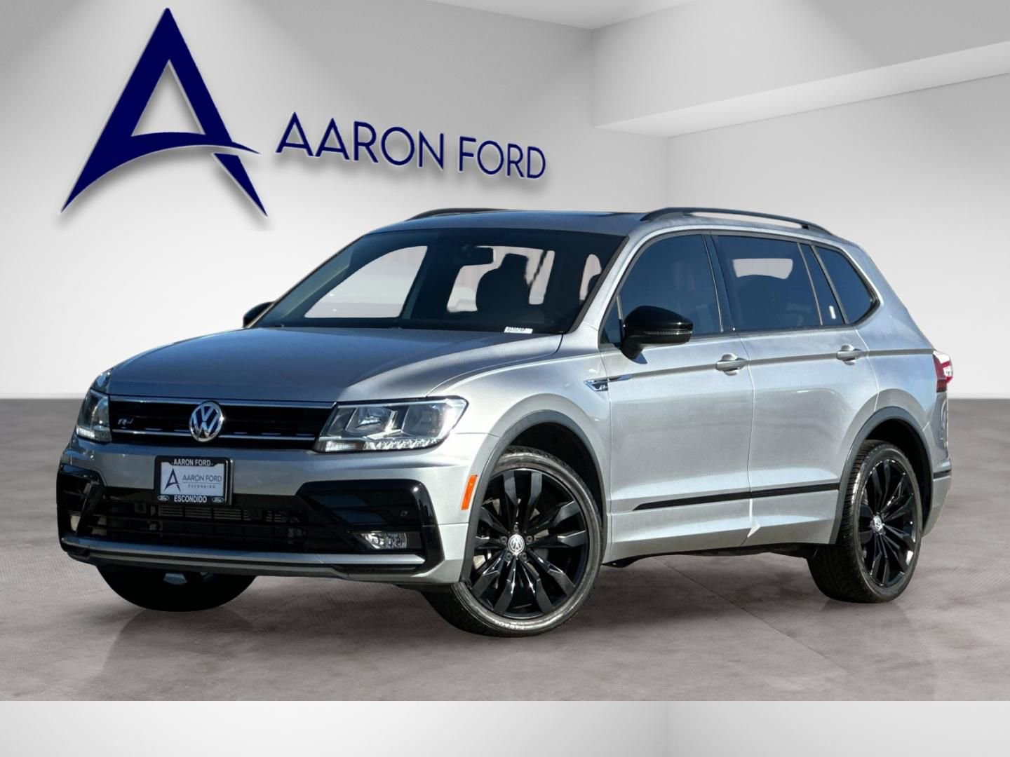 Used 2021 Volkswagen Tiguan SE R-Line image 2