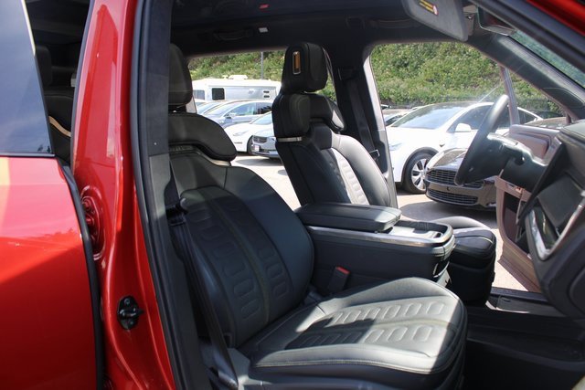 Used 2023 Rivian R1S Adventure image 21
