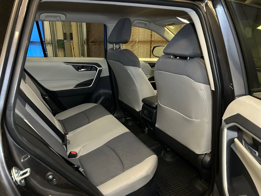 Used 2025 Toyota RAV4 XLE w/ Weather Package AWD/4WD image 17