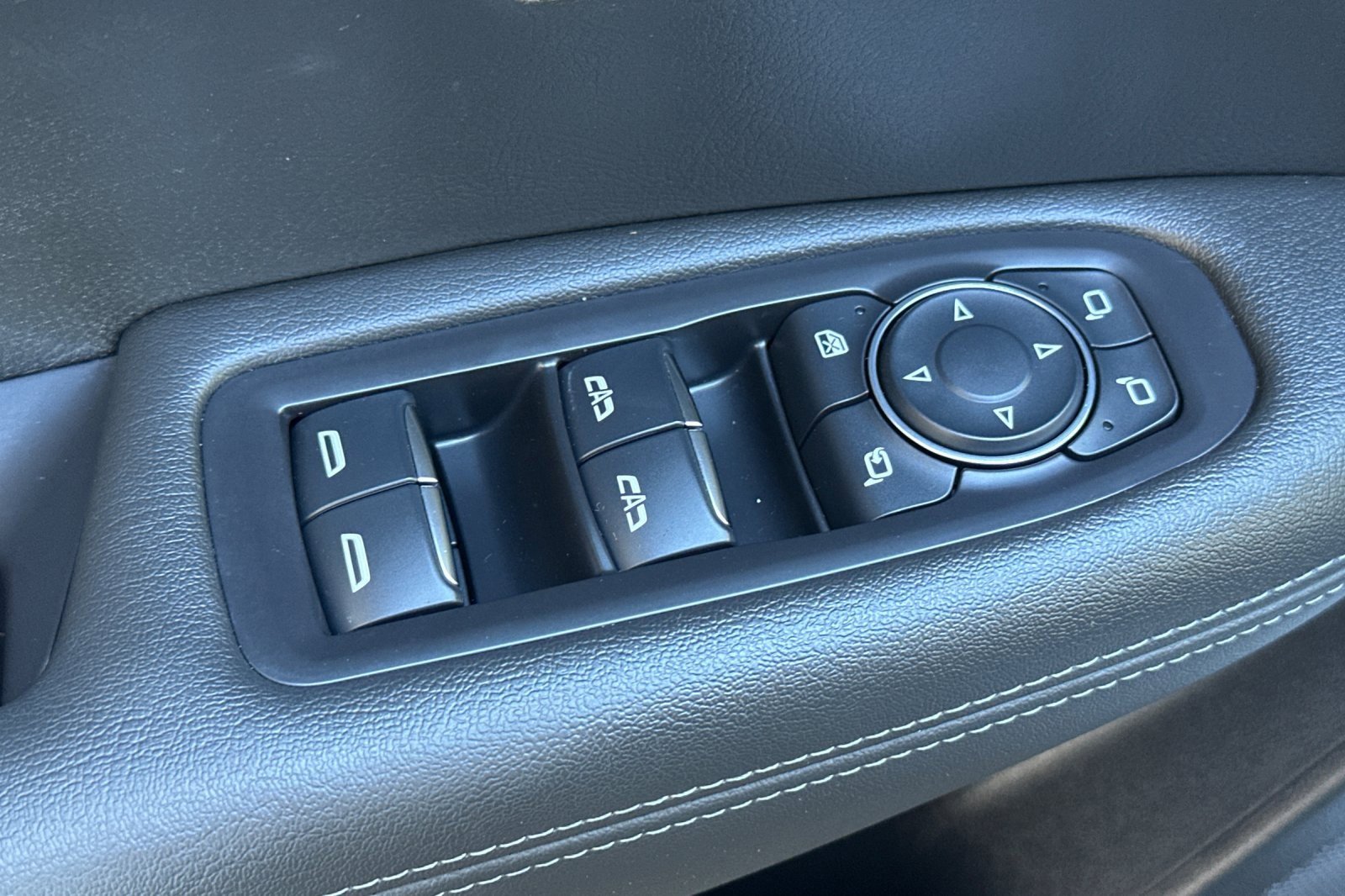 Used 2024 Cadillac XT6 Premium Luxury image 12