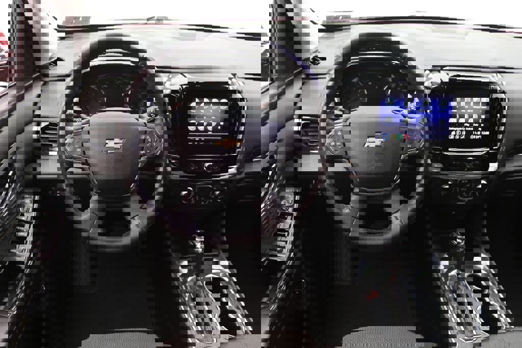 Used 2020 Chevrolet Traverse LT image 13