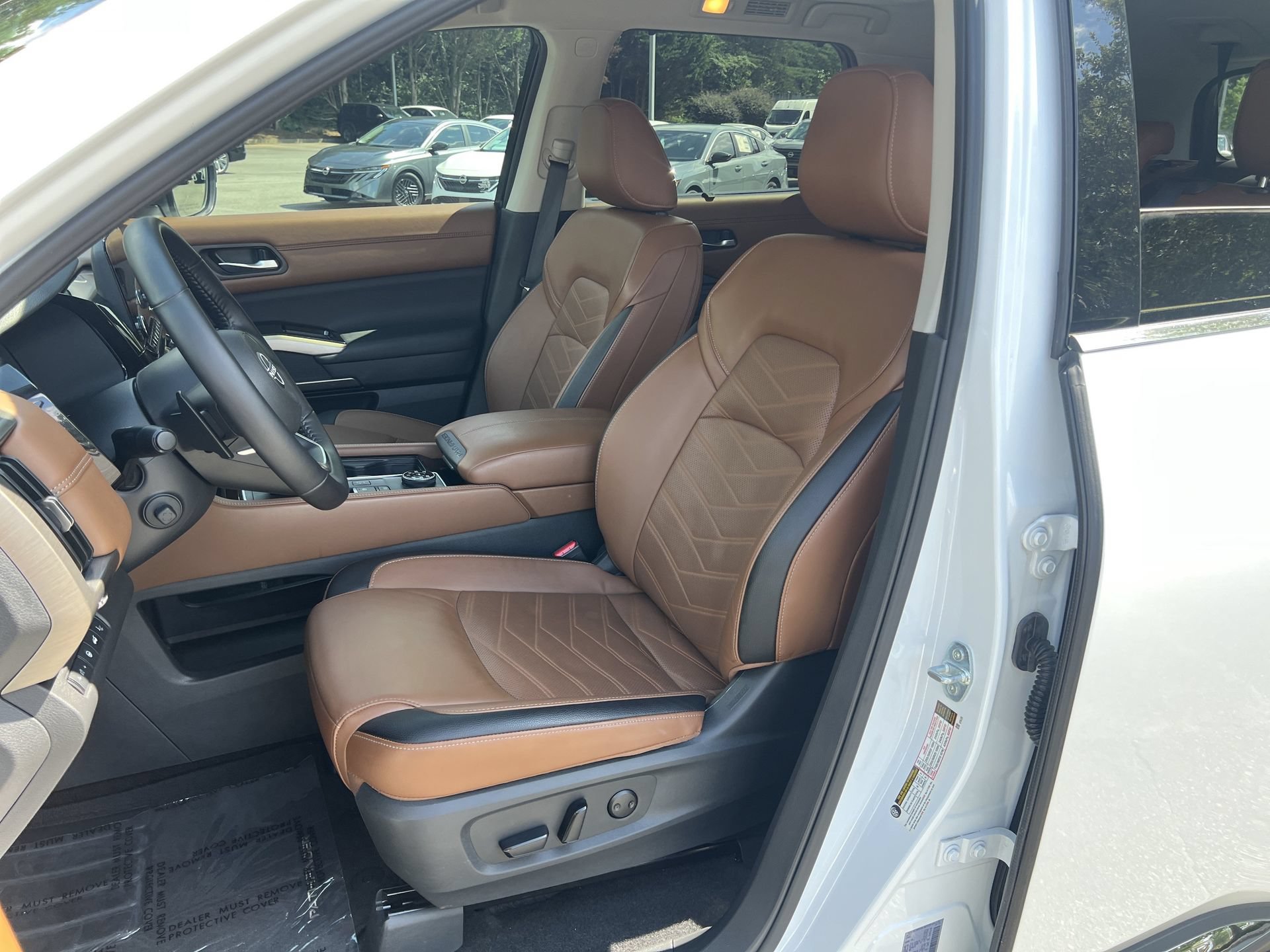 Certified 2025 Nissan Pathfinder Platinum w/ Cargo Package AWD/4WD image 20