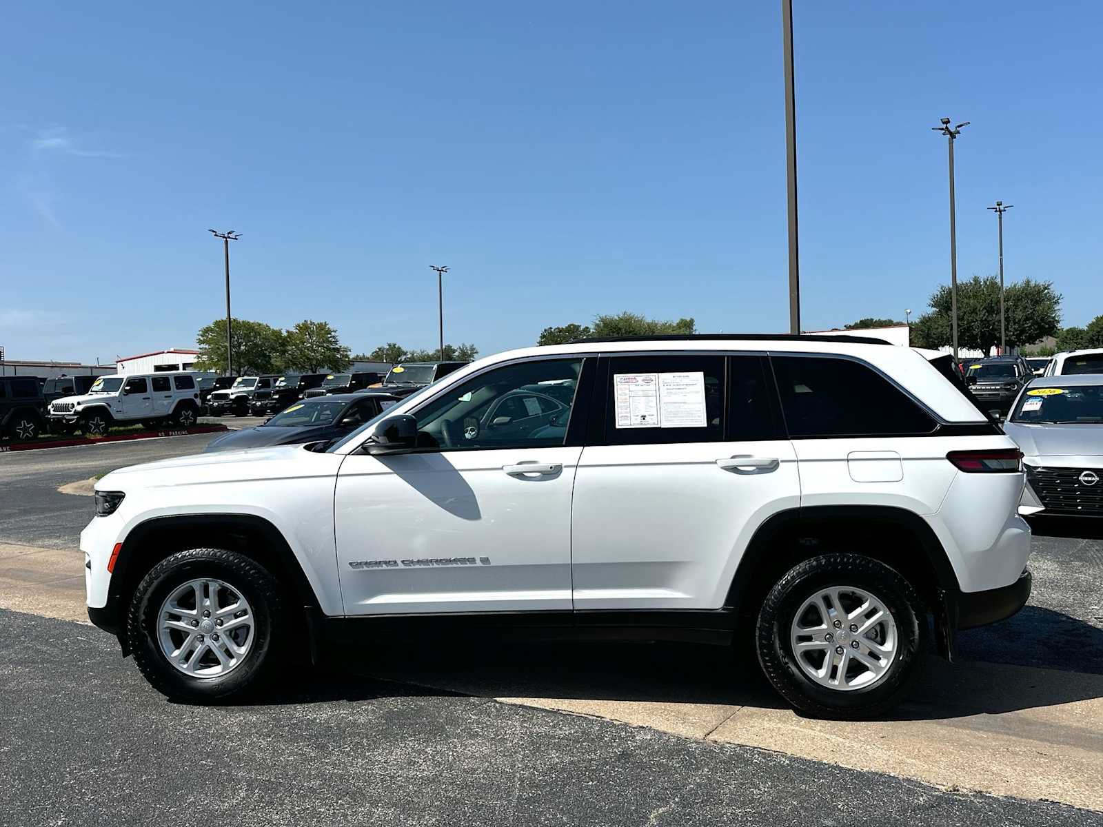 Used 2025 Jeep Grand Cherokee Laredo w/ MOPAR Finishing Package RWD image 12