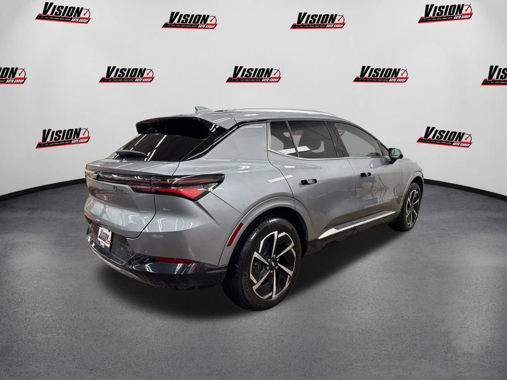Used 2025 Chevrolet Equinox EV LT image 5