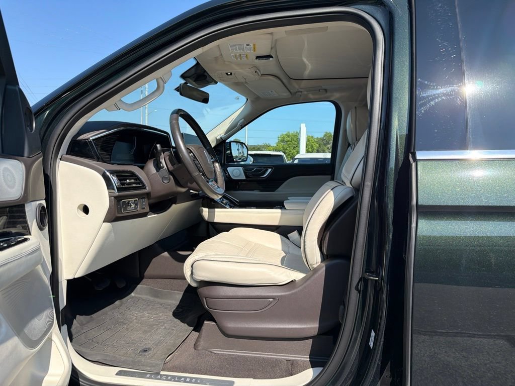 Used 2024 Lincoln Navigator L Black Label AWD/4WD image 8