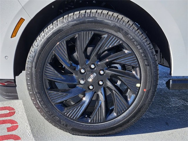 New 2025 Lincoln Navigator L Reserve w/ Jet Appearance Package image 10