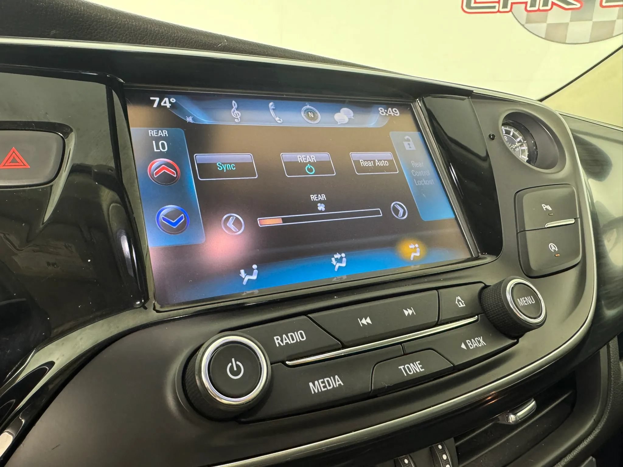 Used 2020 Buick Envision Essence FWD image 20