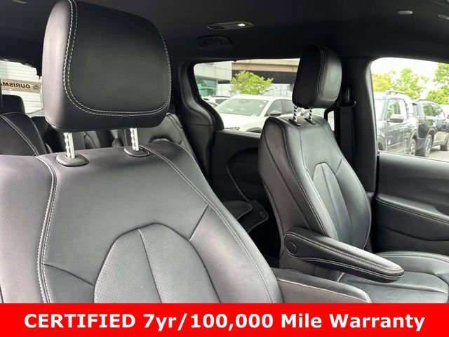 Used 2025 Chrysler Pacifica Select FWD image 12