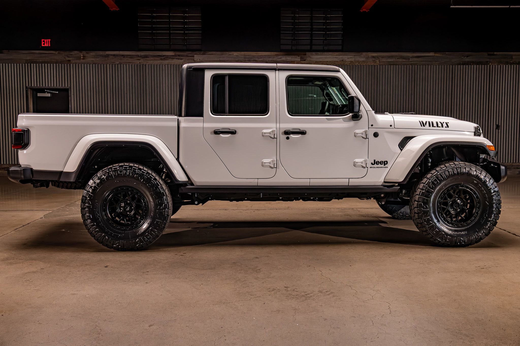 Used 2025 Jeep Gladiator Willys image 11