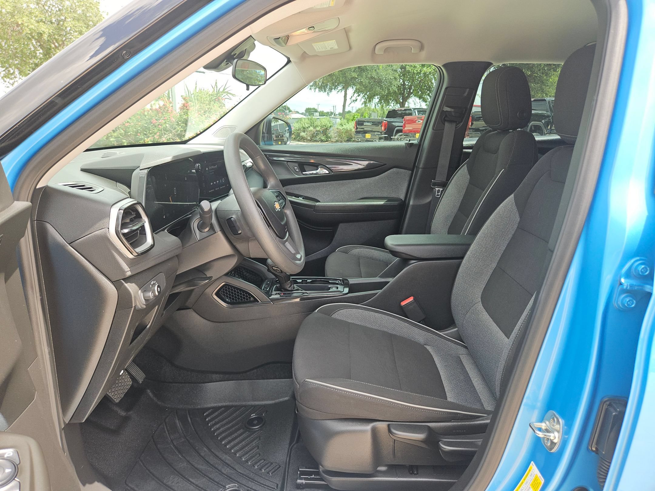Used 2025 Chevrolet TrailBlazer LS w/ LS Confidence Package FWD image 9