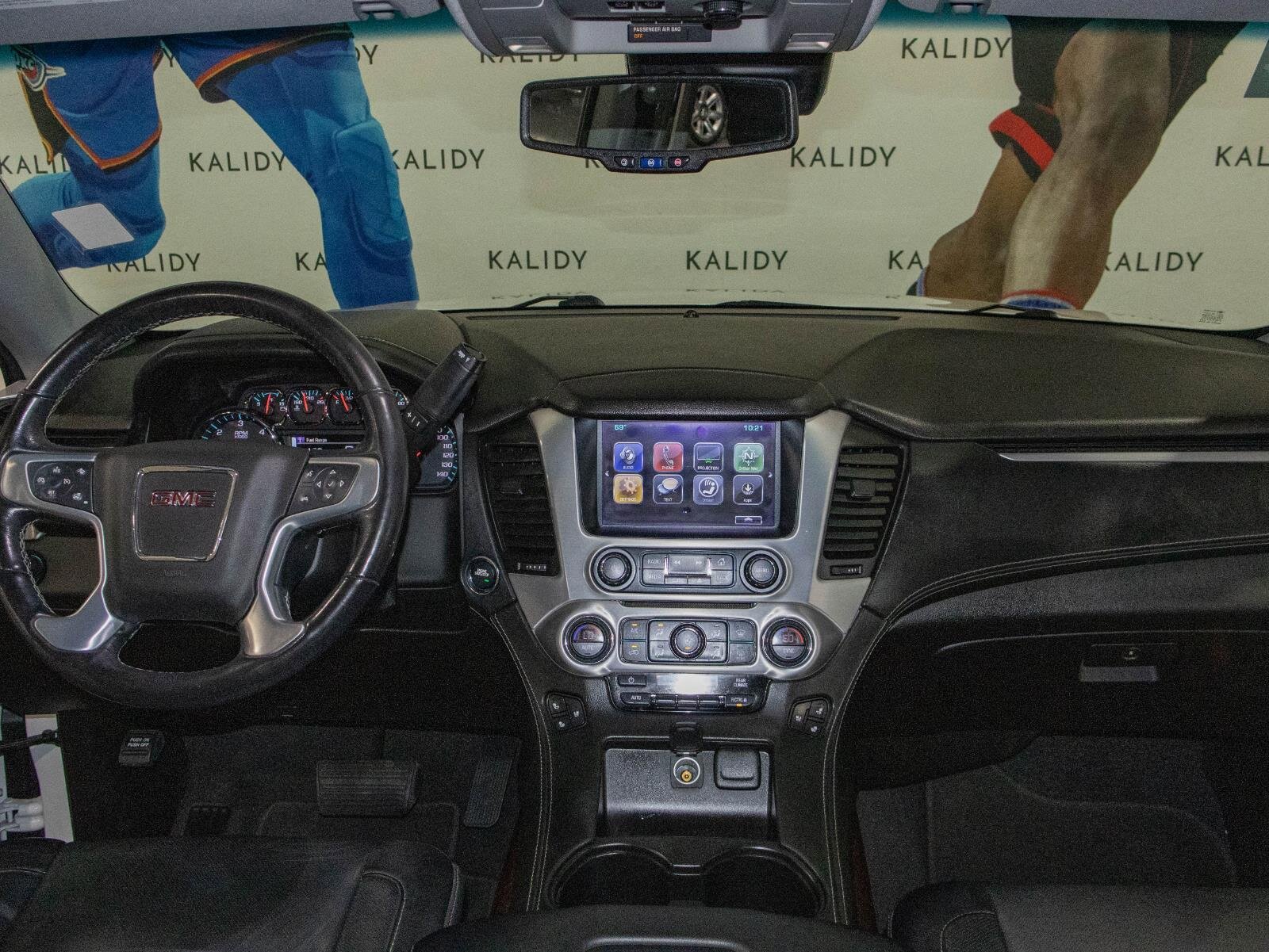 Used 2019 GMC Yukon SLT image 3