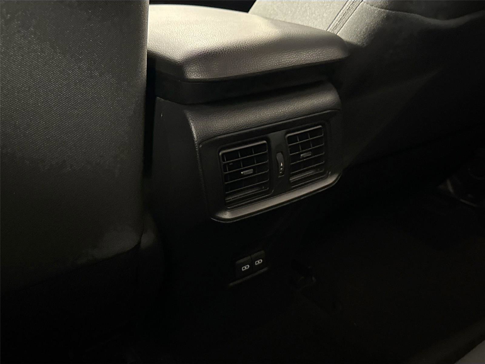 Certified 2022 Toyota RAV4 SE image 32