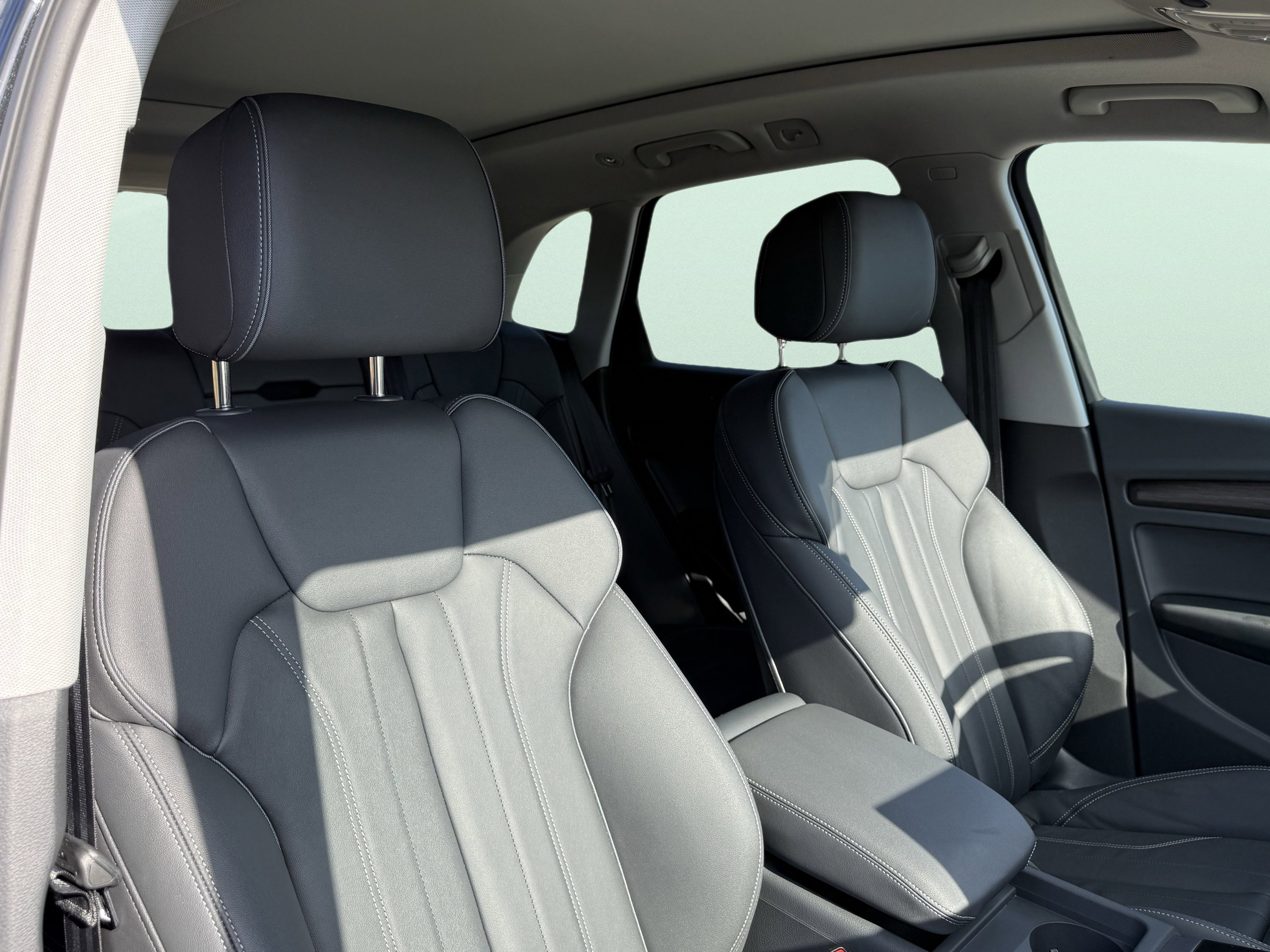 Used 2024 Audi Q5 e Premium w/ Convenience Package image 50