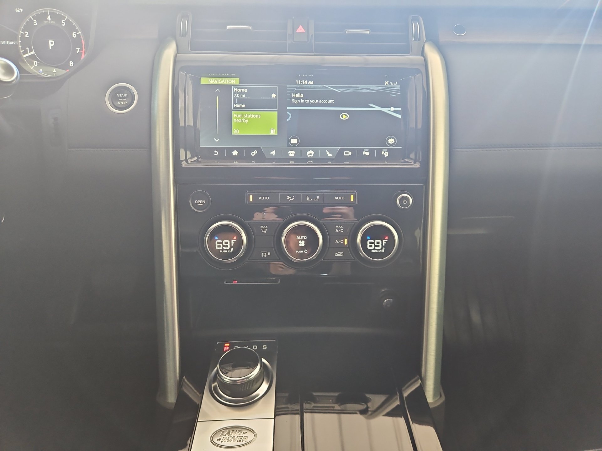 Used 2019 Land Rover Discovery HSE AWD/4WD image 16