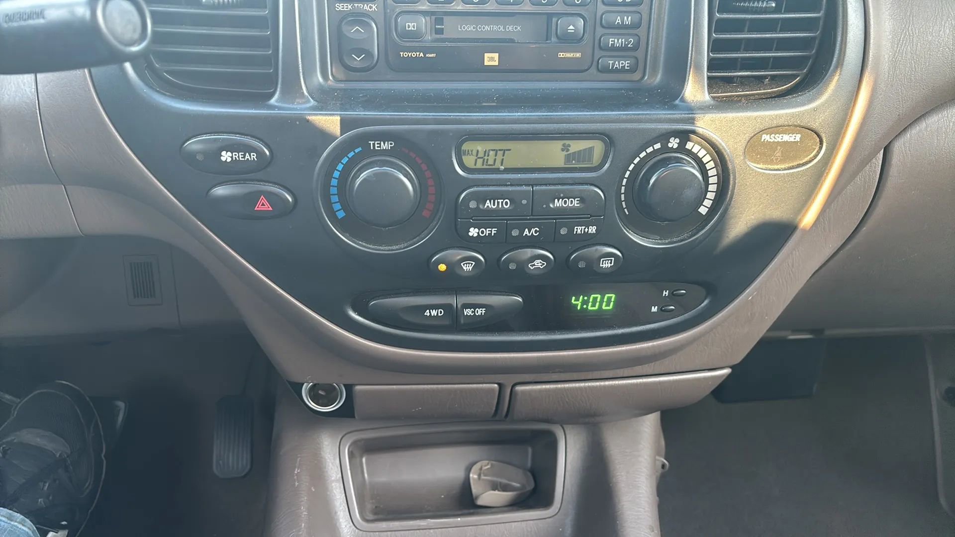 Used 2002 Toyota Sequoia SR5 image 40