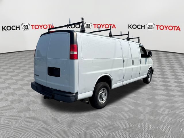 Used 2018 Chevrolet Express 3500 Extended w/ Driver Convenience Package RWD image 8
