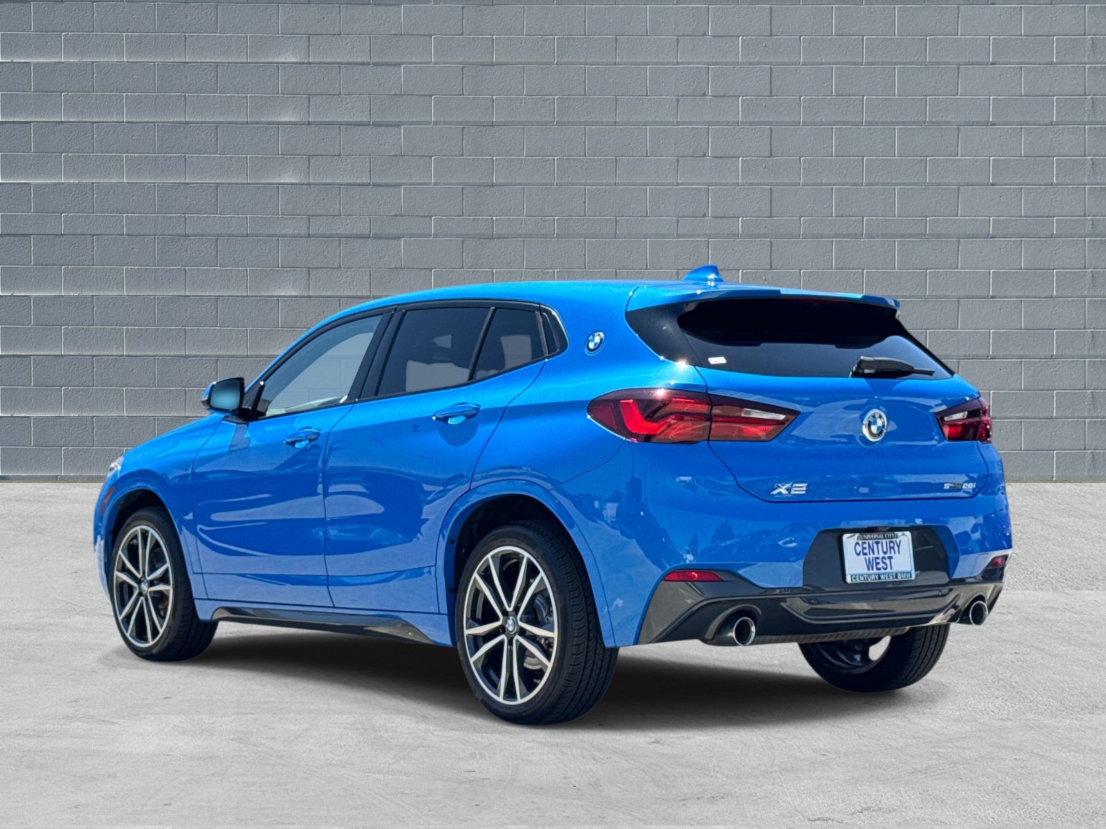 Used 2023 BMW X2 sDrive28i w/ M Sport Package FWD image 3