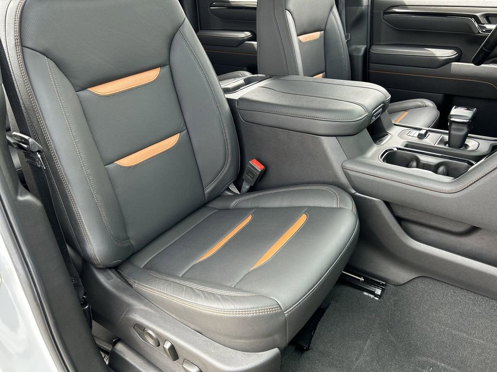 Used 2025 GMC Sierra 1500 AT4 w/ AT4 Premium Package AWD/4WD image 28