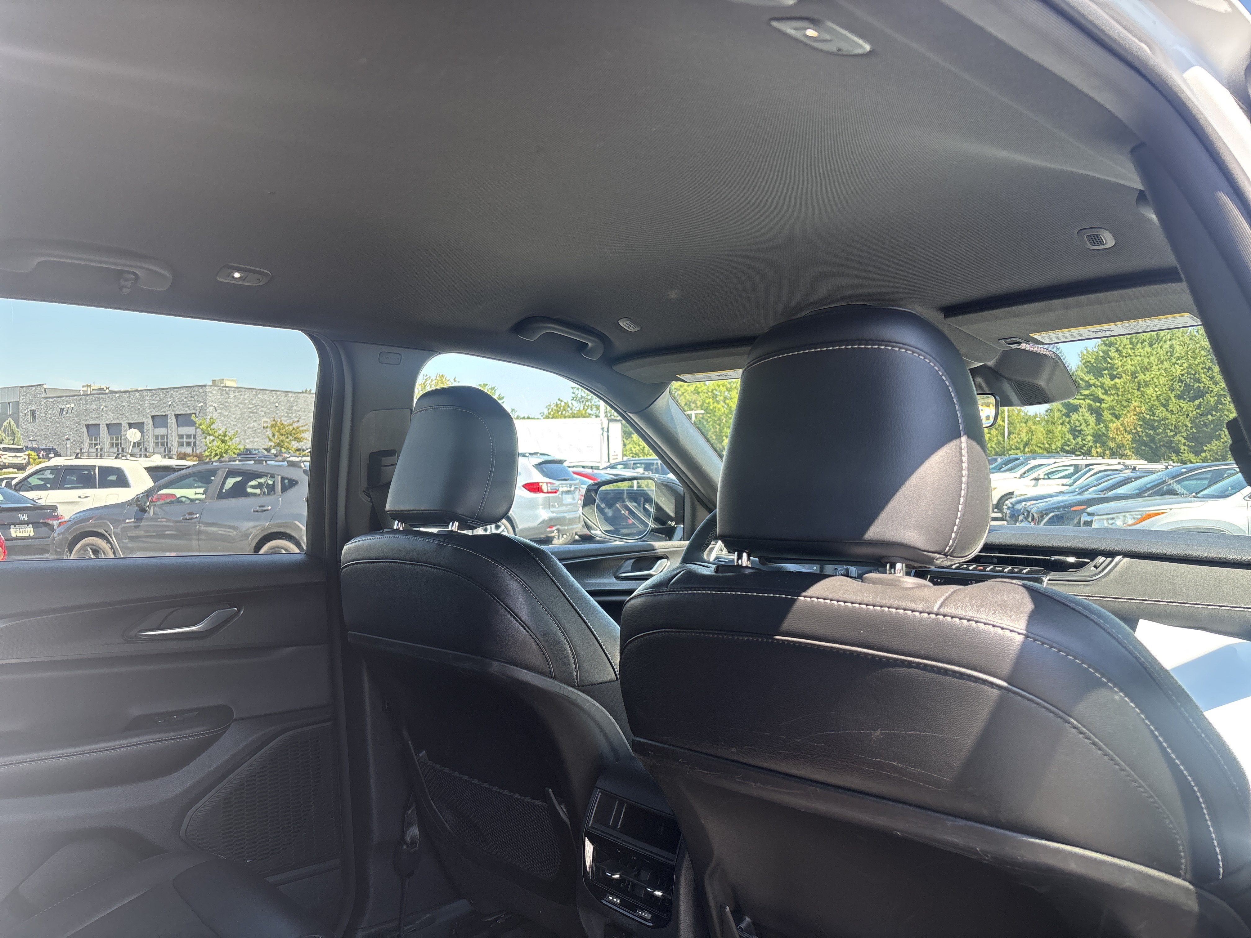 Used 2025 Jeep Grand Cherokee Altitude AWD/4WD image 13