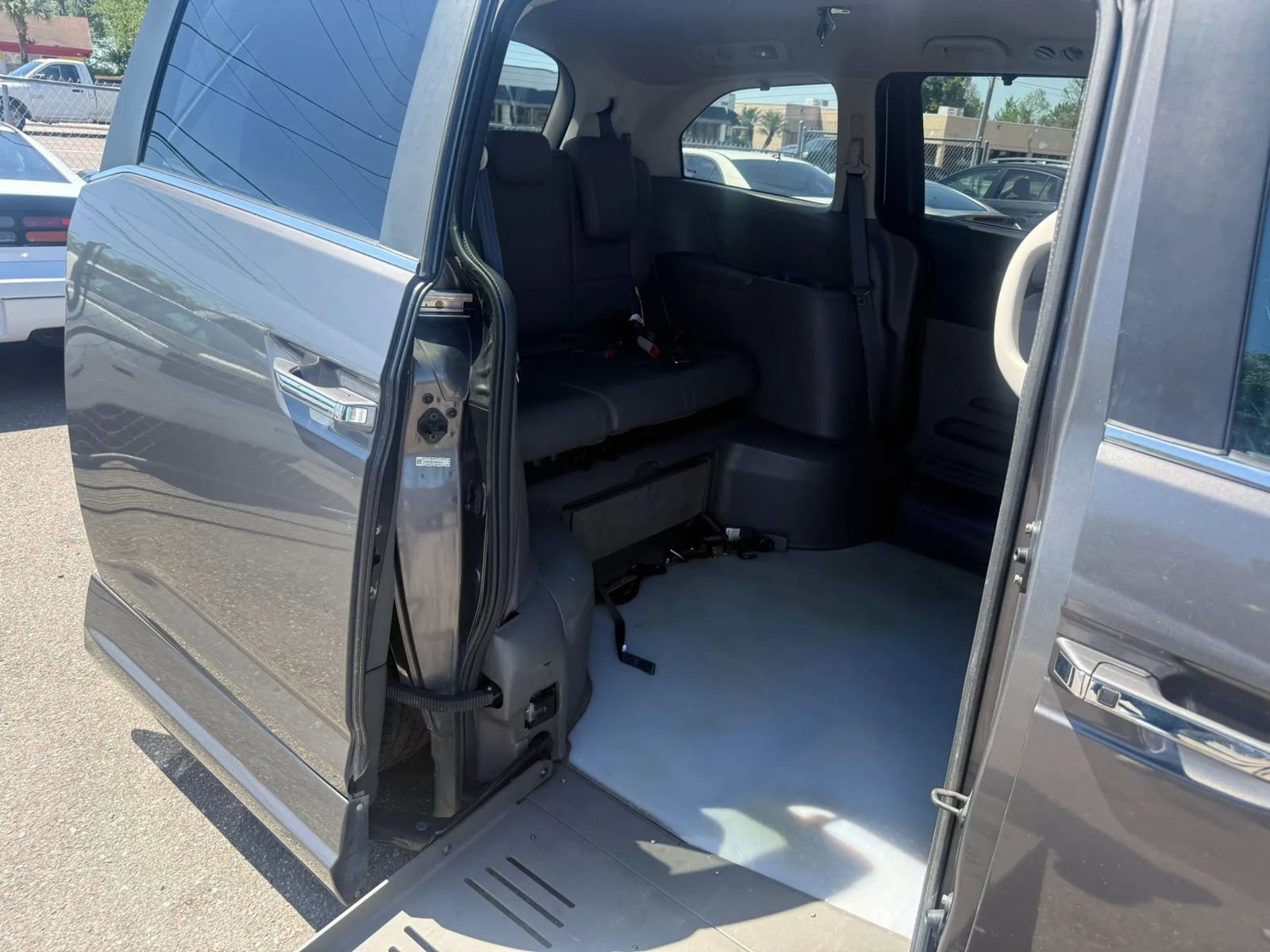 Used 2015 Honda Odyssey EX-L image 17