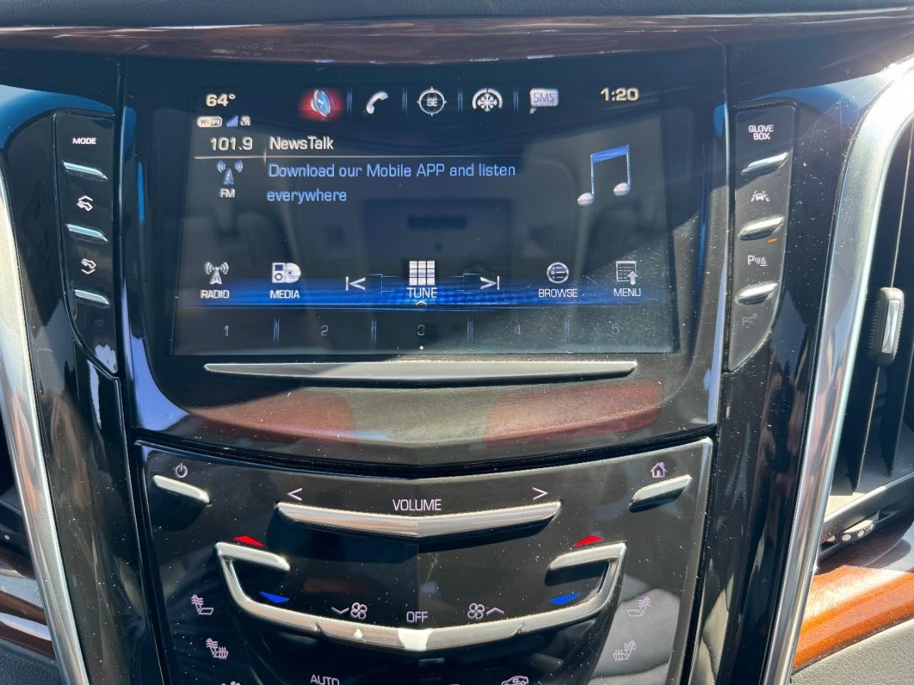 Used 2019 Cadillac Escalade ESV Luxury image 24