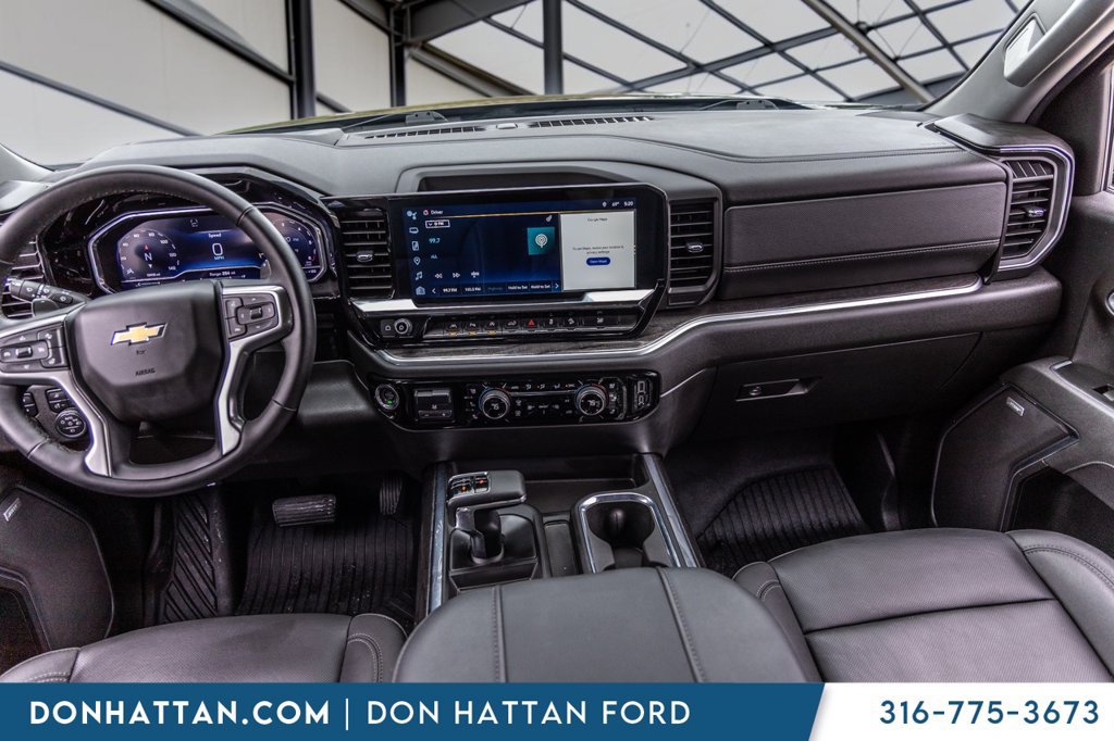 Used 2025 Chevrolet Silverado 1500 LTZ AWD/4WD image 5