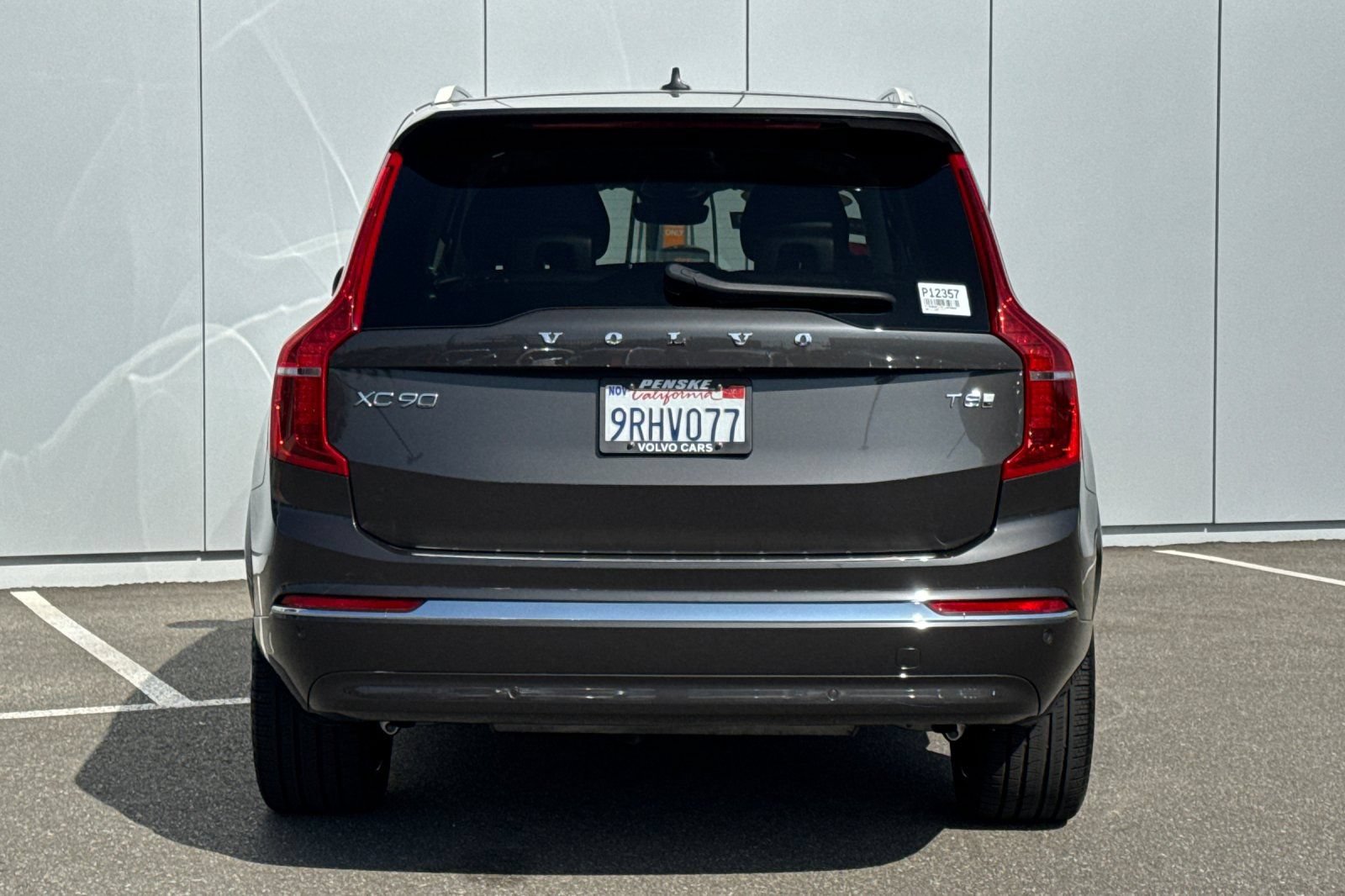 Used 2025 Volvo XC90 T8 Core w/ Protection Package Premier AWD/4WD image 4