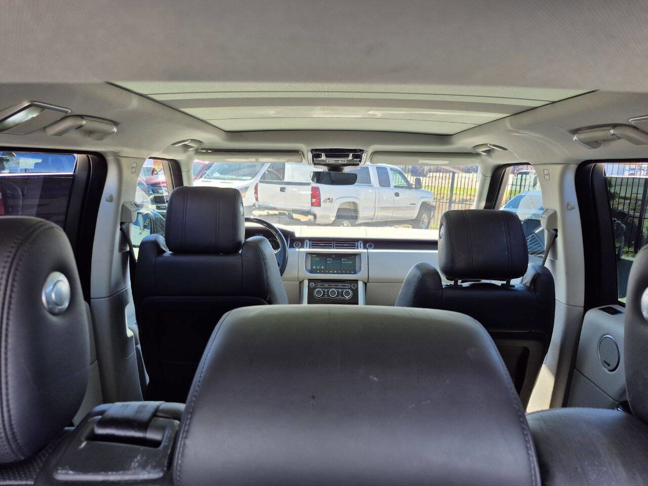 Used 2017 Land Rover Range Rover HSE image 11