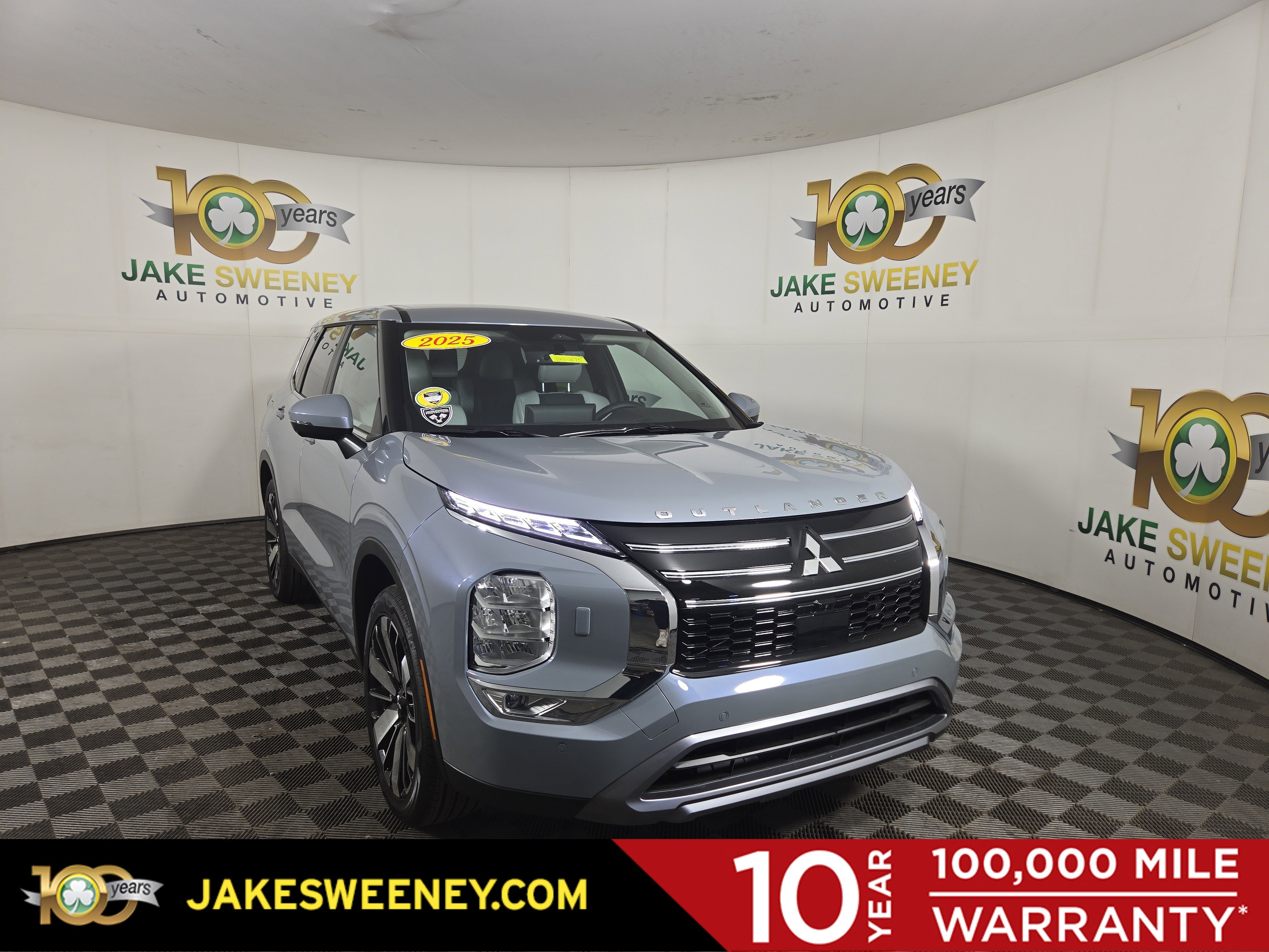 New 2025 Mitsubishi Outlander SE image 1