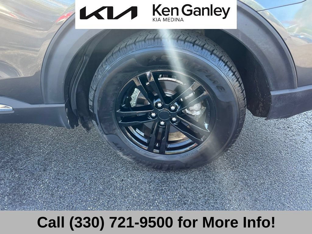 Used 2020 Ford Explorer XLT w/ Equipment Group 202A RWD image 21