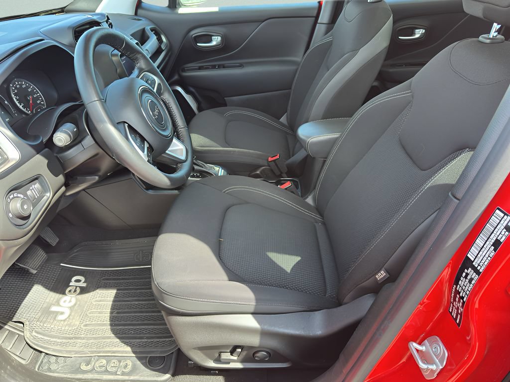 Used 2023 Jeep Renegade Latitude w/ Sun/Sound Group AWD/4WD image 11