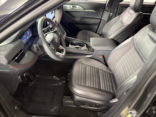 Used 2026 Ford Explorer ST-Line w/ ST-Line Street Pack AWD/4WD image 14