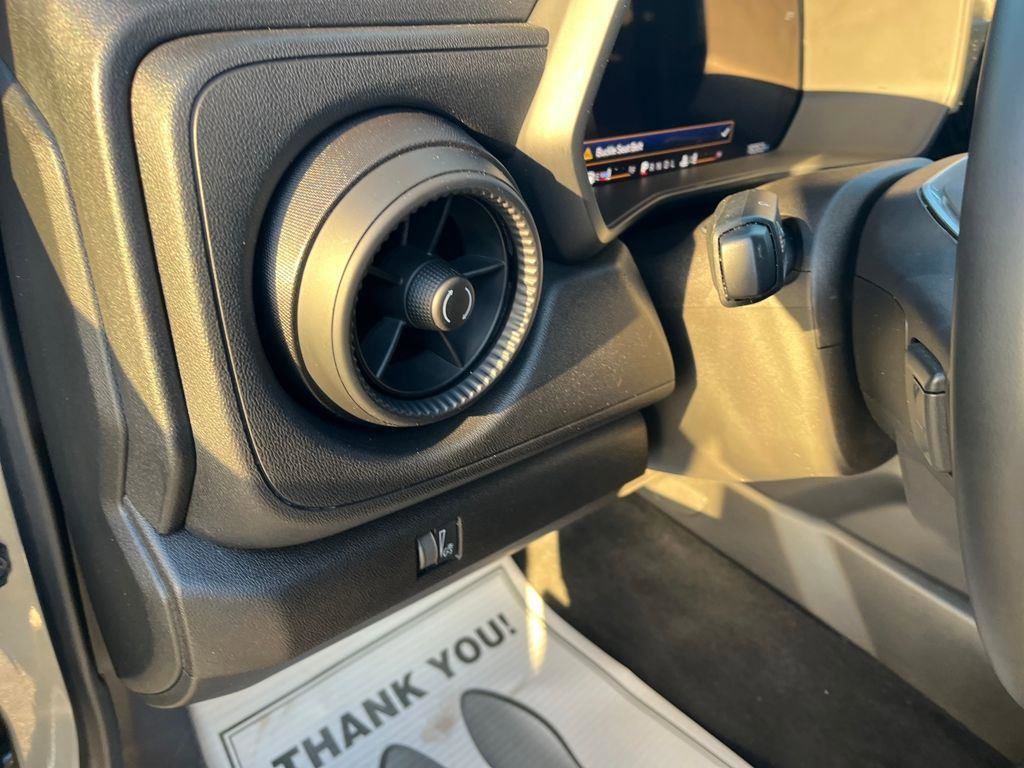 Used 2025 Chevrolet Colorado W/T w/ WT Convenience Package II image 11