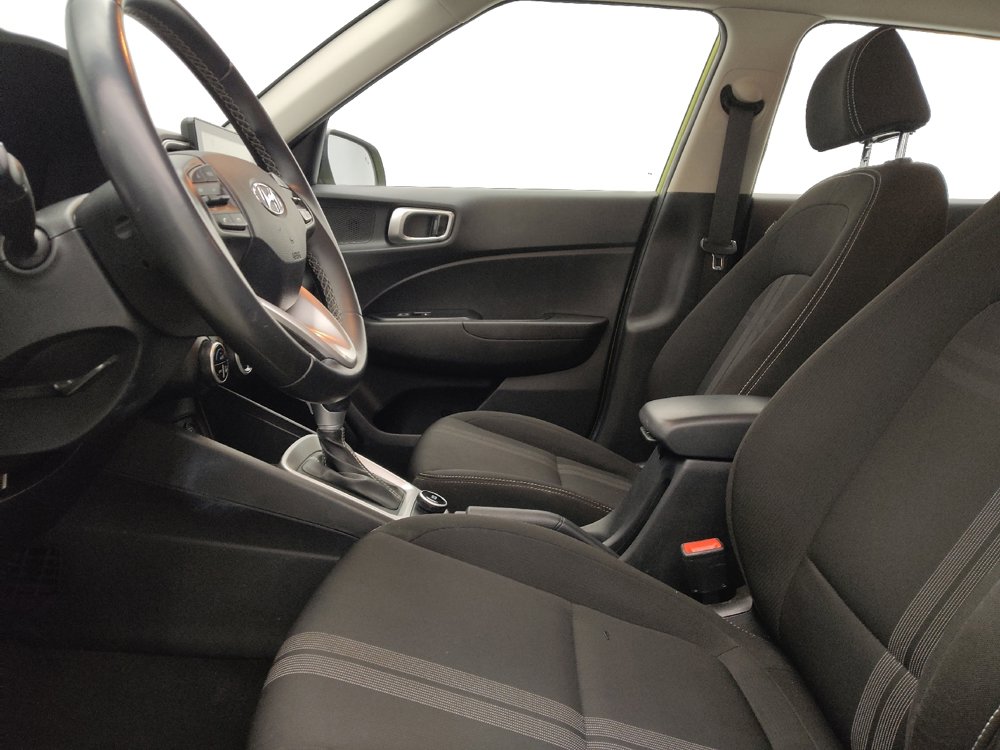 Used 2021 Hyundai Venue SEL image 17