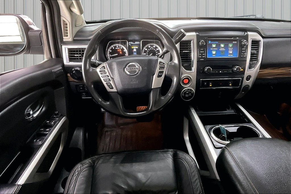 Used 2017 Nissan Titan SL AWD/4WD image 8