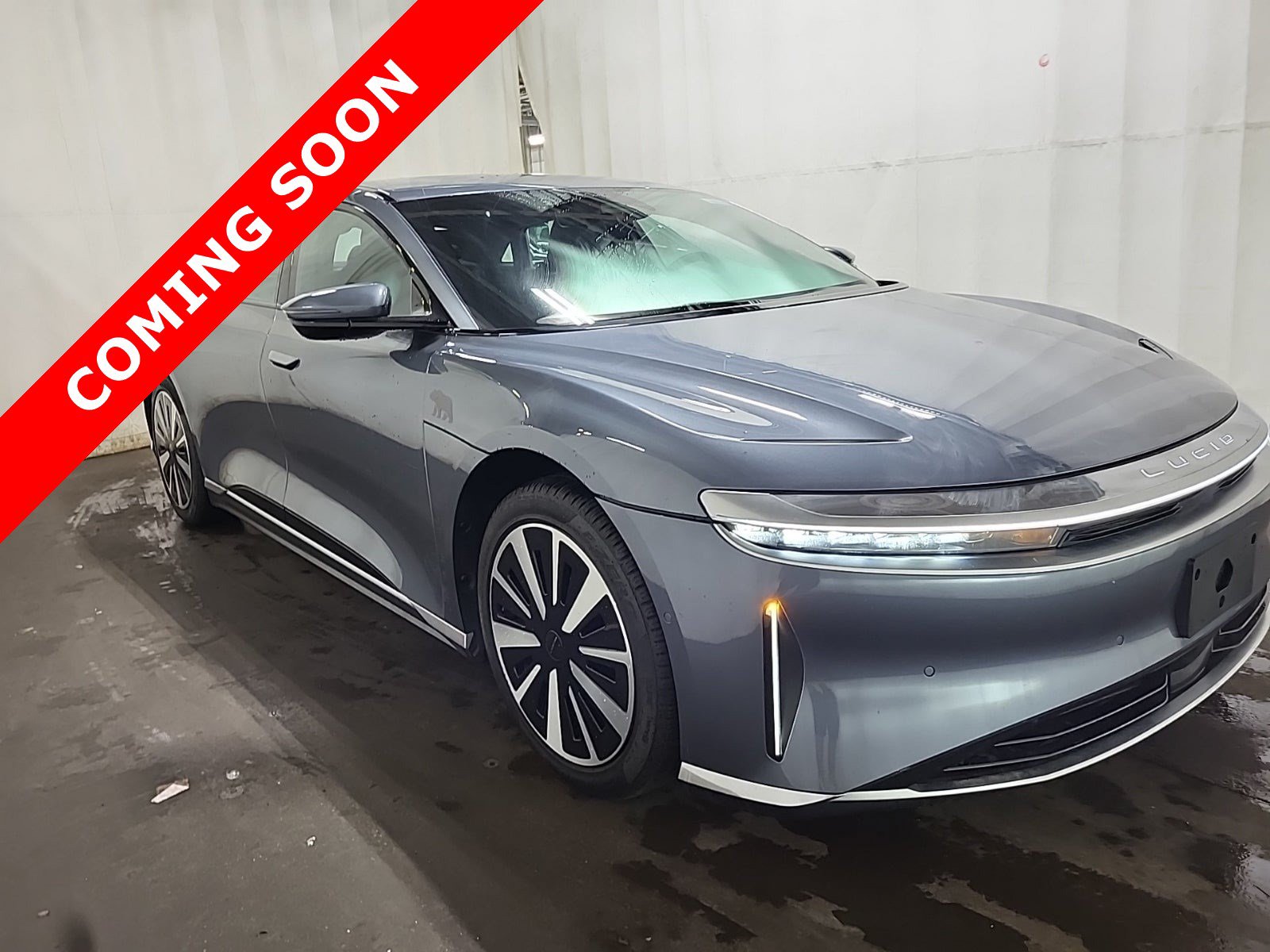 Used 2024 Lucid Air Pure RWD image 3