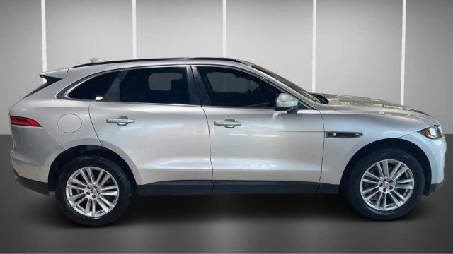 Used 2017 Jaguar F-PACE Prestige AWD/4WD image 3