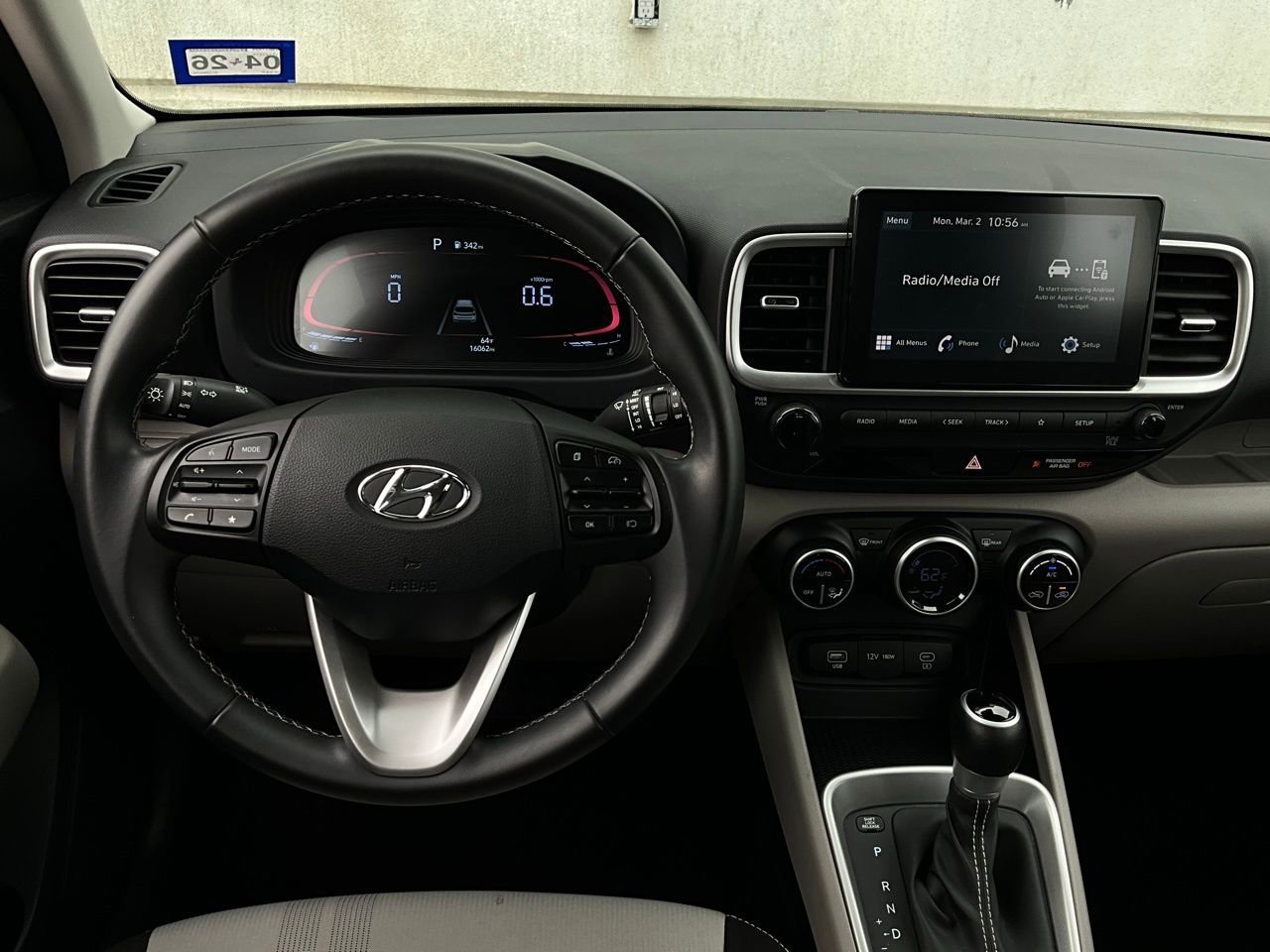 Used 2025 Hyundai Venue SEL image 12