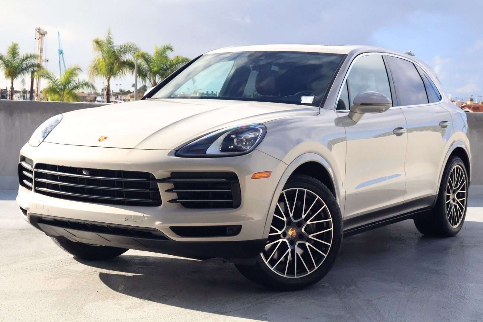 Certified 2023 Porsche Cayenne image 1
