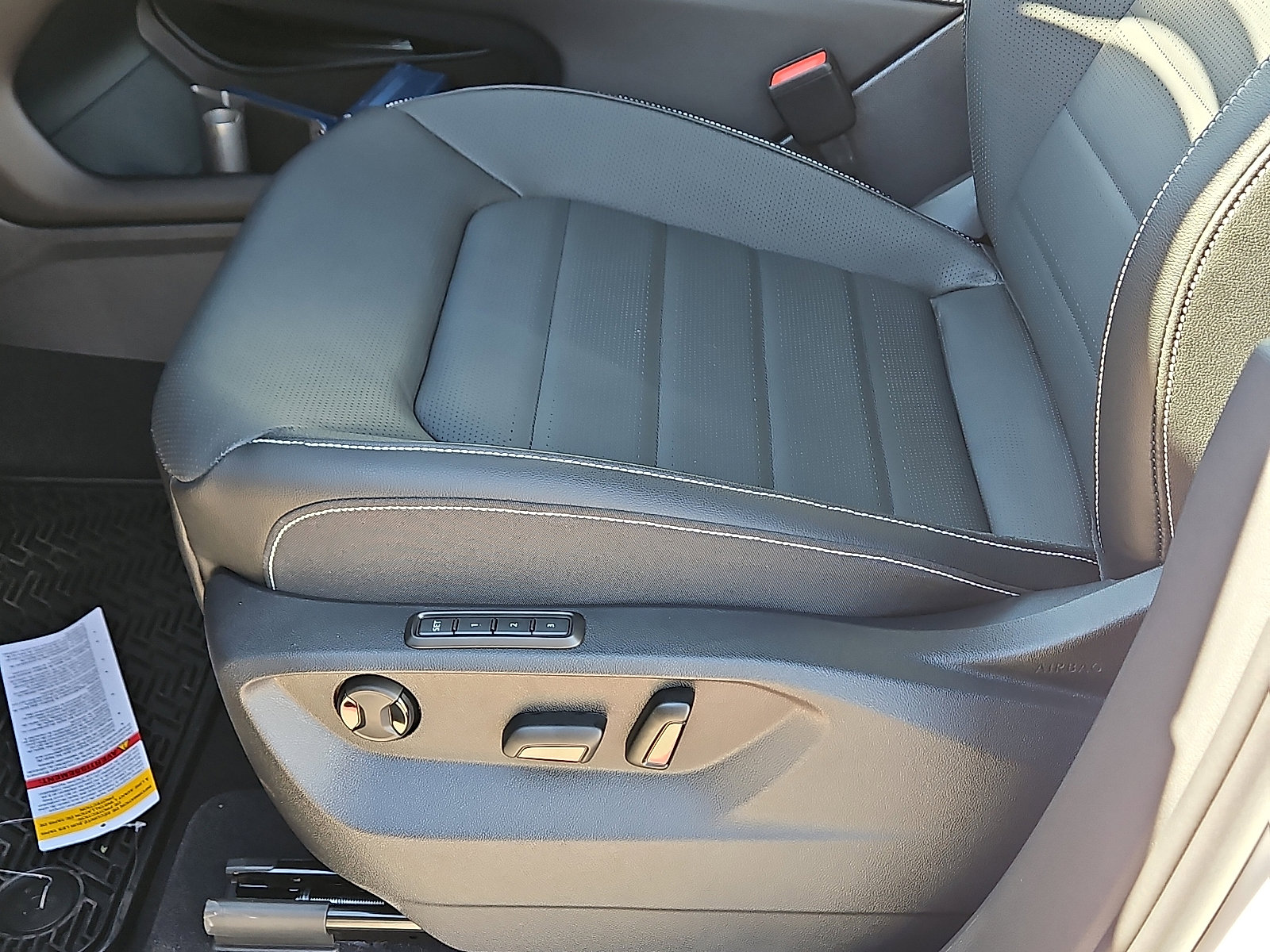 New 2026 Volkswagen Atlas Cross Sport SEL R-Line image 14